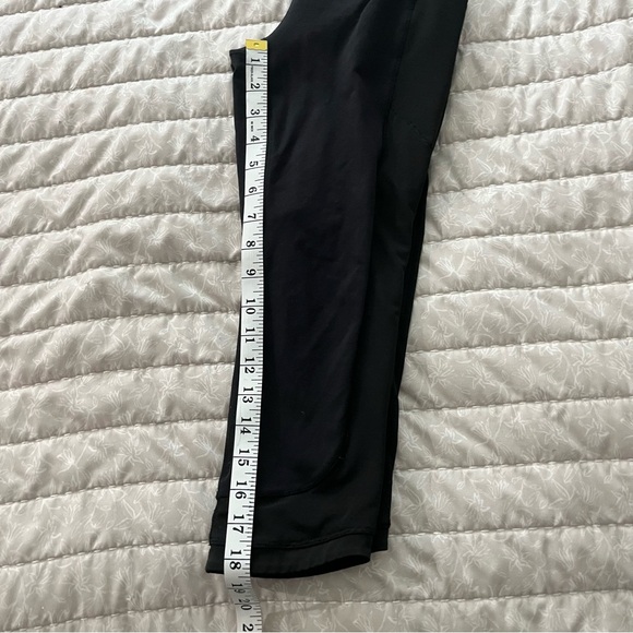 Lululemon Cropped Side Pocket Mesh Leggings Size 4 - Picture 7 of 7